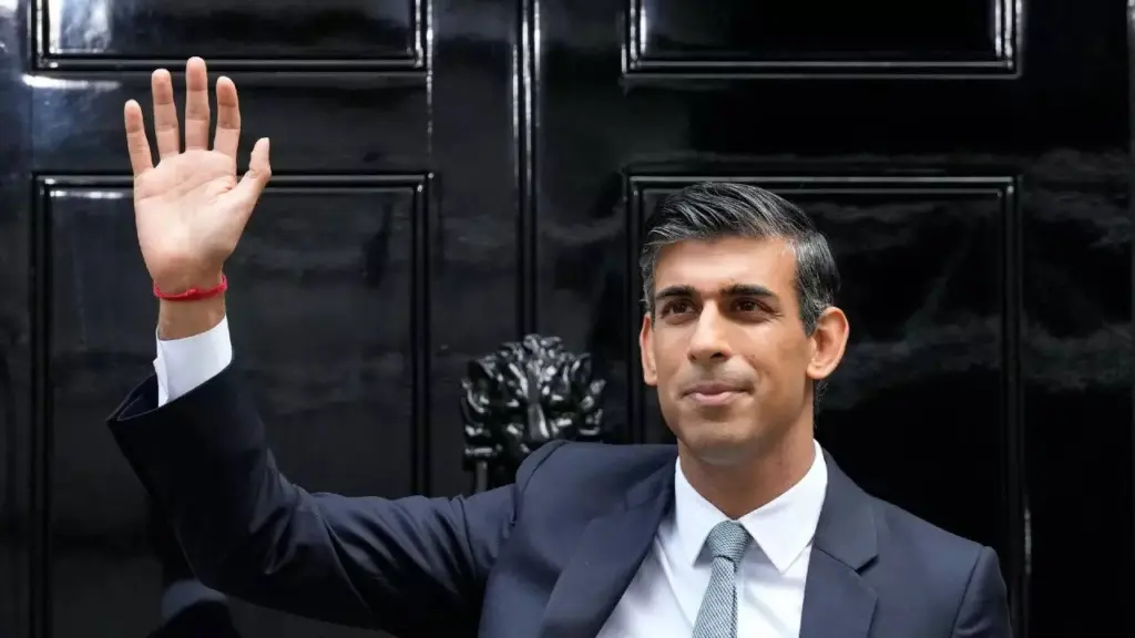 Böyük Britaniya ölkəyə giriş vizalarının resumunu qaldırır