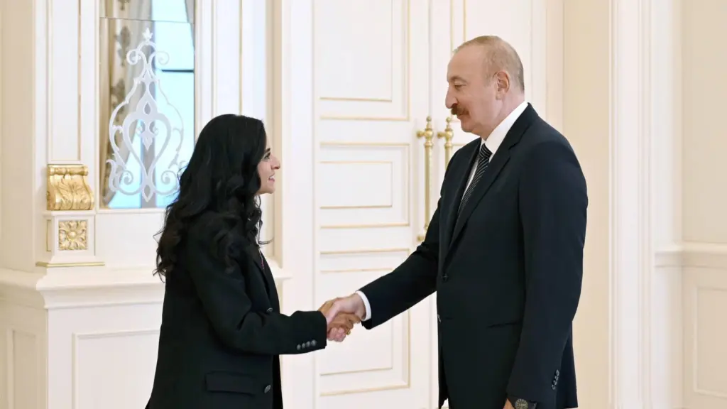 Президент Ильхам Алиев приветствует генерального секретаря UN Tourism Шейху Ан-Нувейс